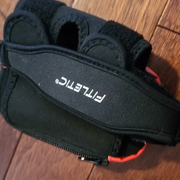 Fitletic arm band - Picture 2 of 2